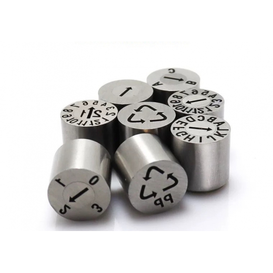 Pin Tháng Năm Khuôn